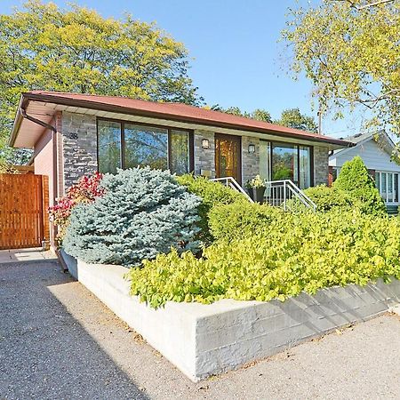 Richview Gardens Suite Toronto Exteriör bild