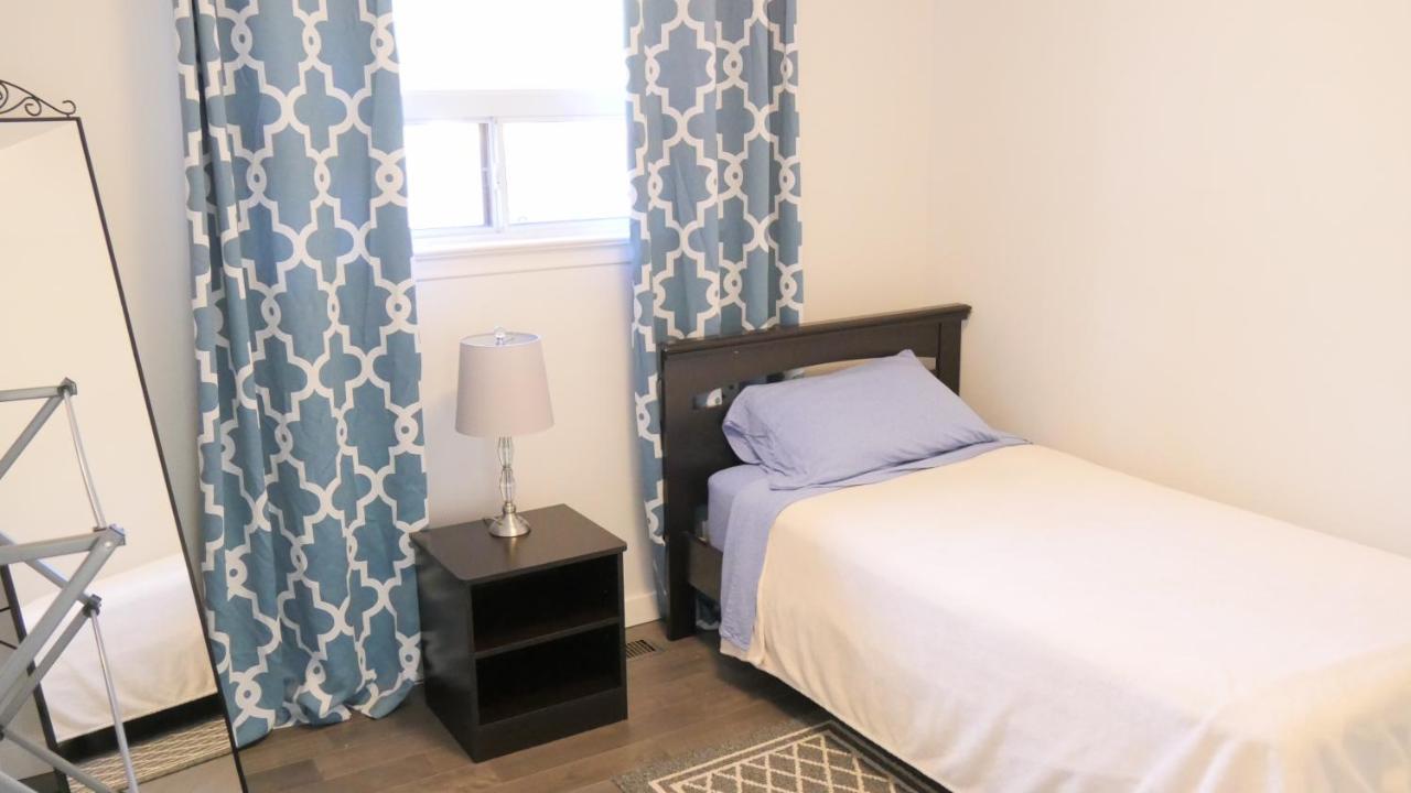 Richview Gardens Suite Toronto Exteriör bild