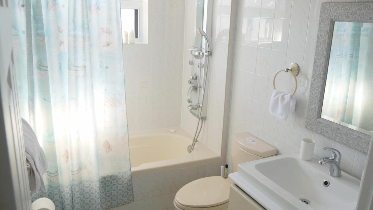 Richview Gardens Suite Toronto Exteriör bild