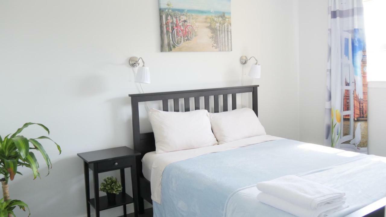 Richview Gardens Suite Toronto Exteriör bild